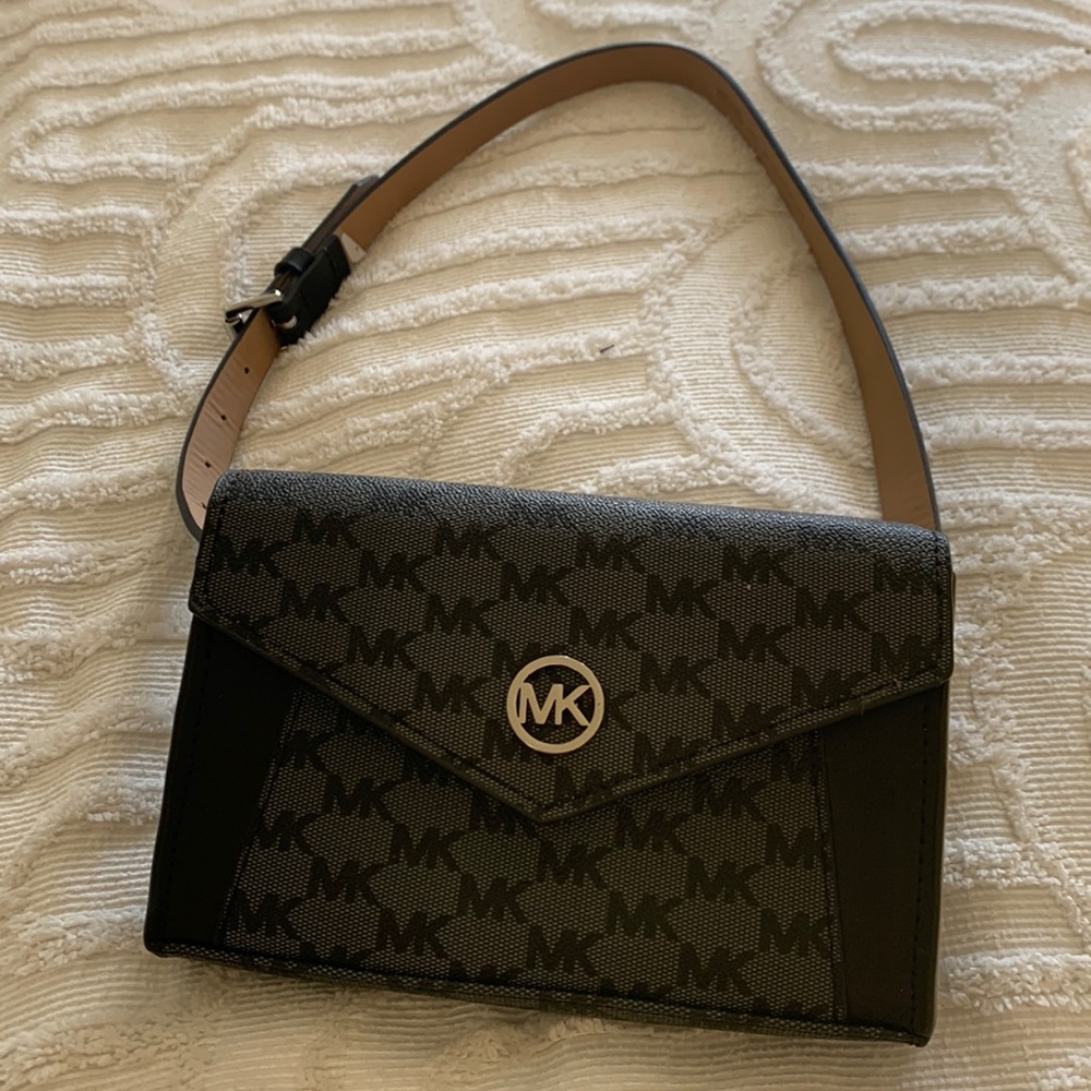 Micheal kors belt bag